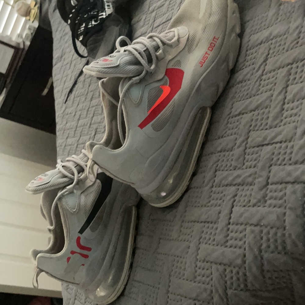 Nike - Picture 3 of 4
